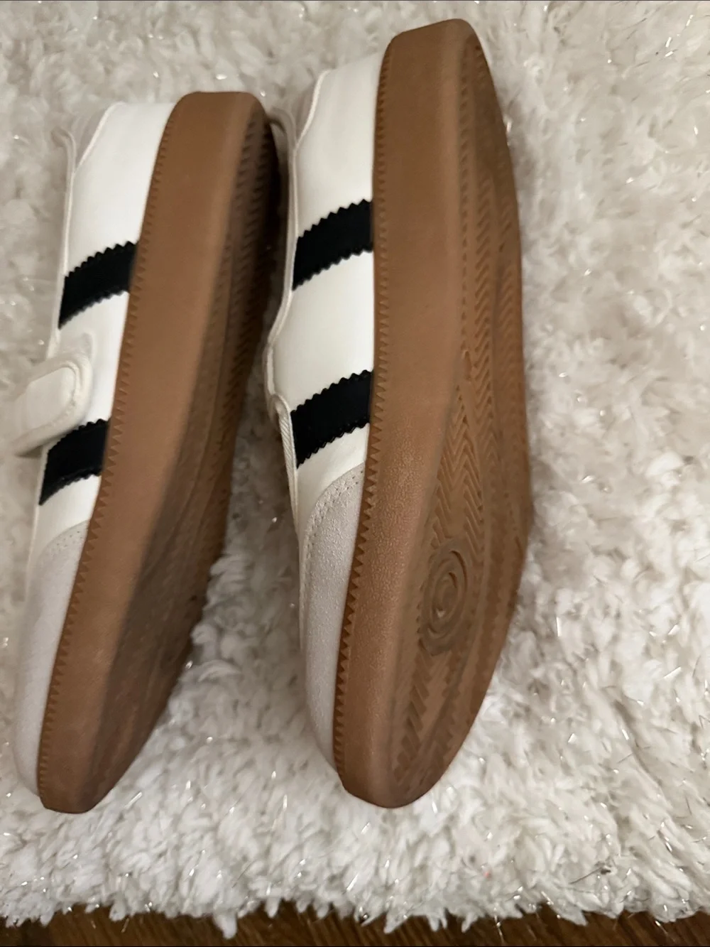 Casual Mary Jane Flats in White and Beige with Black Accent - Picture 5 of 5